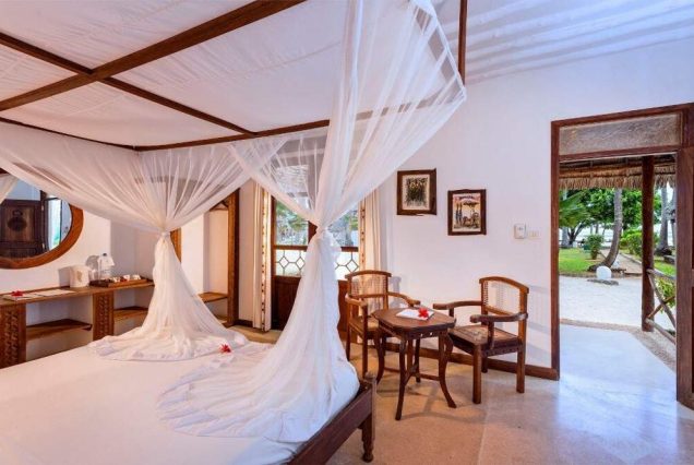 DIAMONDS MAPENZI BEACH