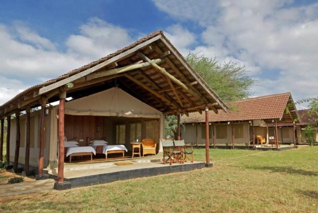 Aruba Ashnil Deals with Lutea Africa Safaris | Best Aruba Ashnil Lodge Offers